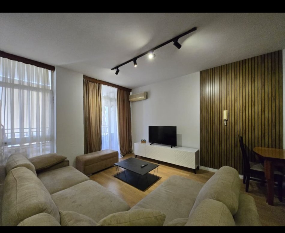 Tirane, jepet me qera apartament 2+1+Aneks+Ballkon Kati 8, 120 m² 850 € (KOMUNA E PARISIT, RRUGA MEDAR SHTYLLA)