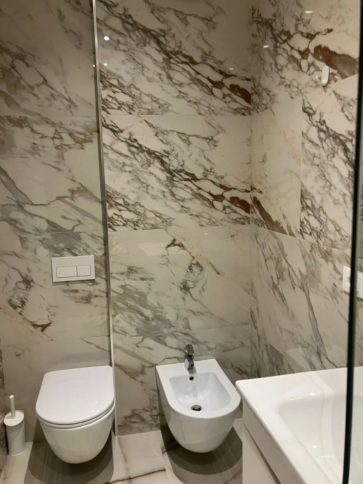 Tirane, jap me qera apartament 3+1+Ballkon Kati 4, 95 m² 800 € (Kopshti botanik)