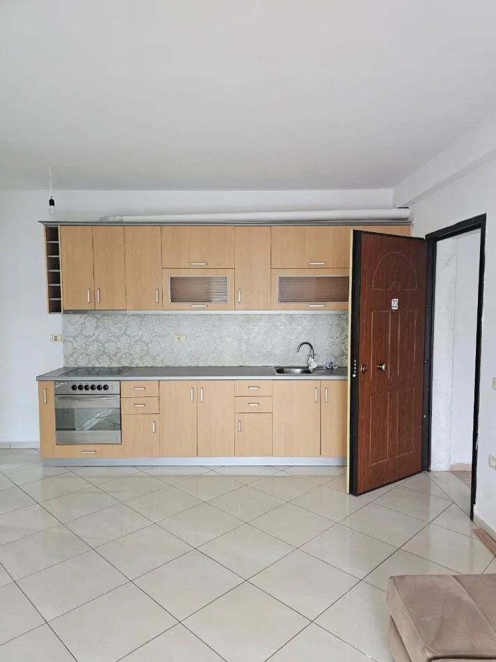 Tirane, shitet apartament 1+1 Kati 9, 58 m² (Caza Italia . Spitali Hygea)
