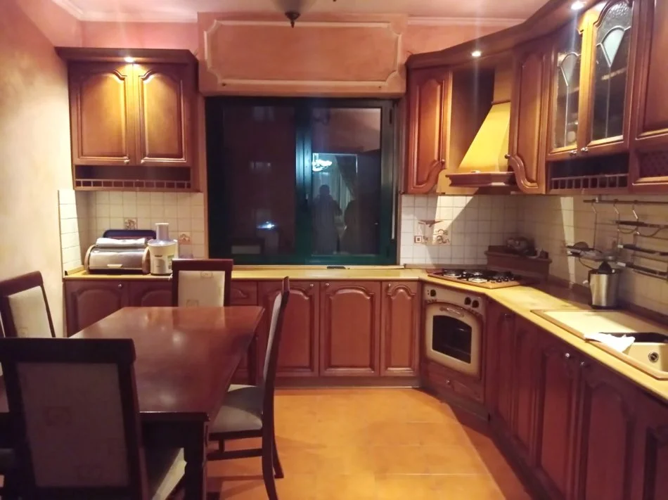 Tirane, jepet me qera apartament 2+1+Aneks+Ballkon Kati 6, 