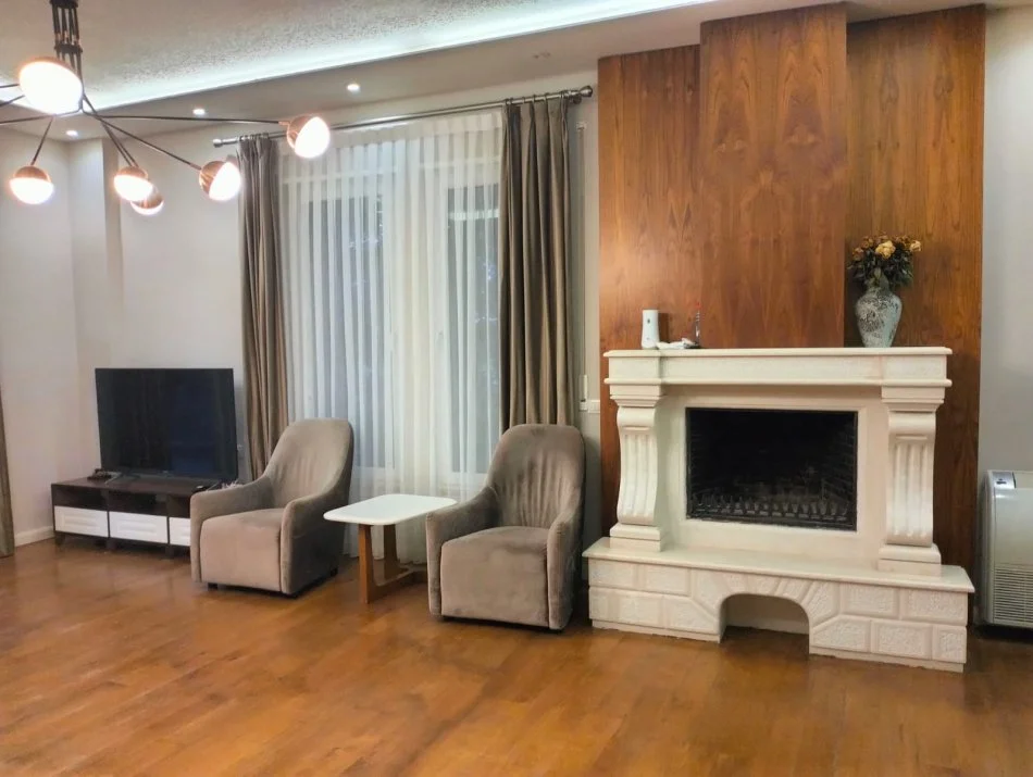 Tirane, jepet me qera Vile 3+1+Aneks+Ballkon Kati 1, (Secret Garden Residence)