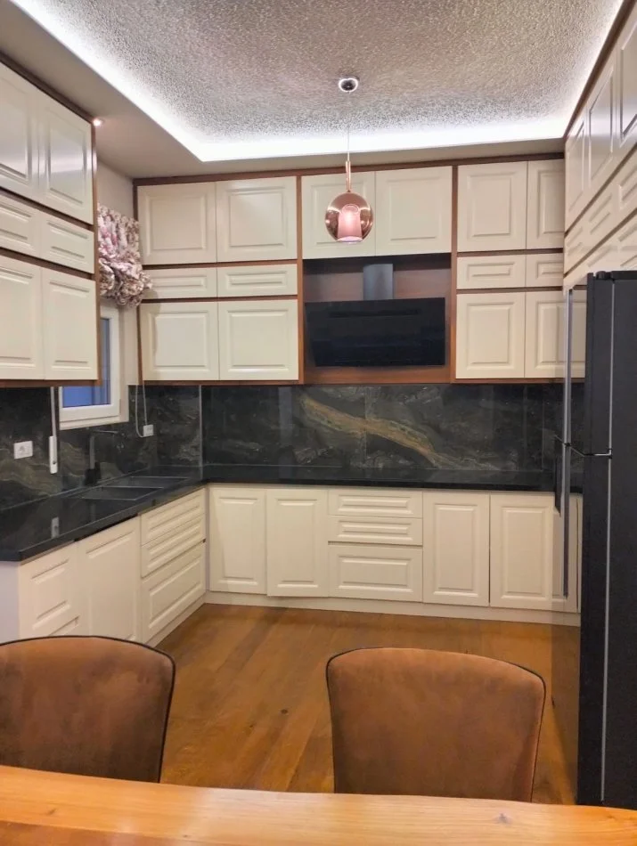 Tirane, jepet me qera Vile 3+1+Aneks+Ballkon Kati 1, (Secret Garden Residence)