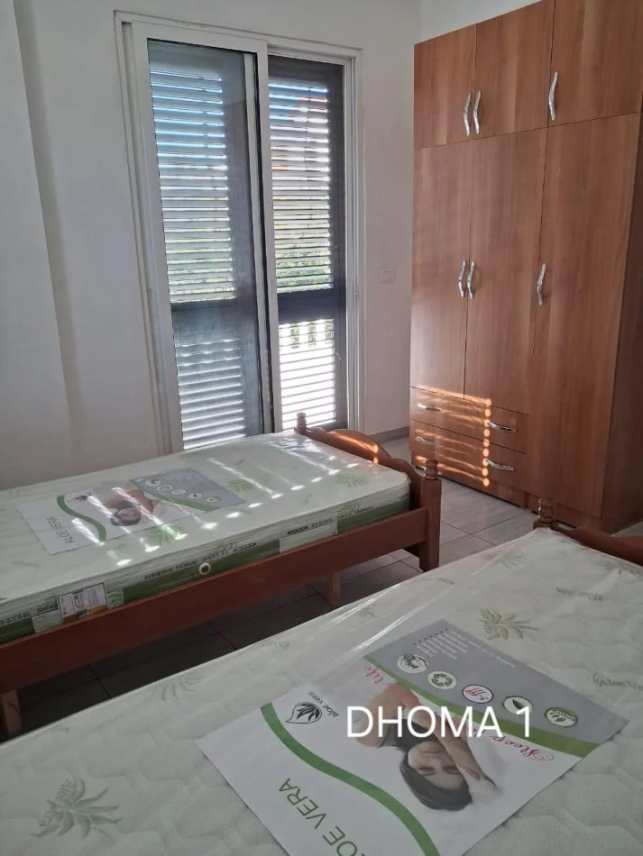 Tirane, jepet me qera apartament 2+1 Kati 2, 120 m² 450 € (Tek Shkolla e Bashkuar)