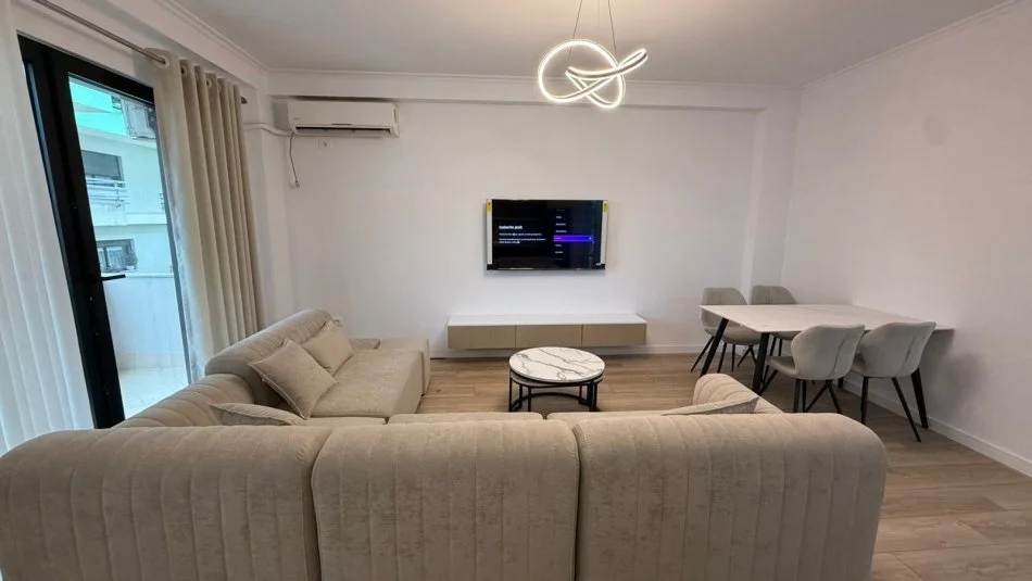 Tirane, jepet me qera apartament 2+1+Aneks+Ballkon Kati 5, 98 m² 800 € (Kodra e Diellit, tek hyrja e rezidences Kodra e Dillit 1)