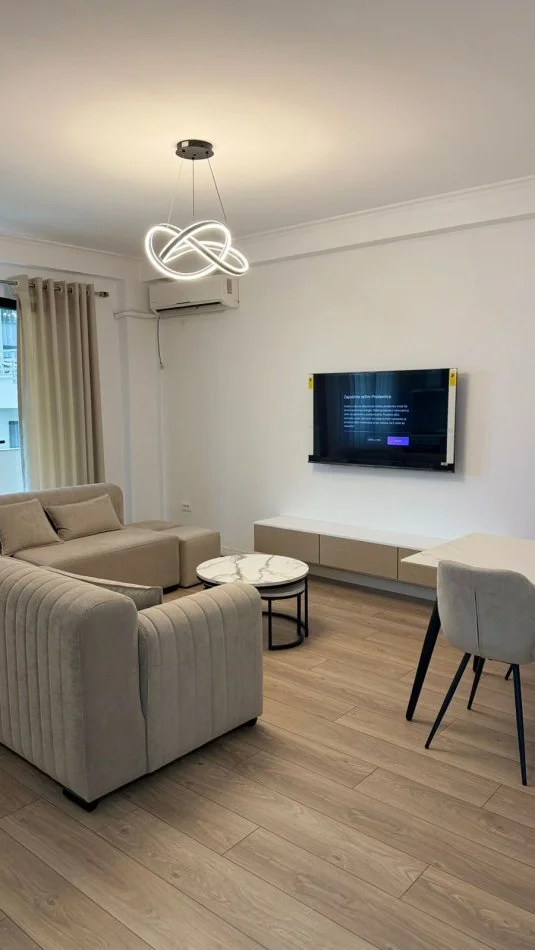 Tirane, jepet me qera apartament 2+1+Aneks+Ballkon Kati 5, 98 m² 800 € (Kodra e Diellit, tek hyrja e rezidences Kodra e Dillit 1)