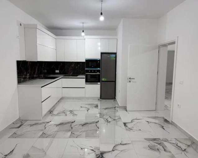 Tirane, jepet me qera apartament 2+1 Kati 1, 120 m² 350 € (tek Top Channel)