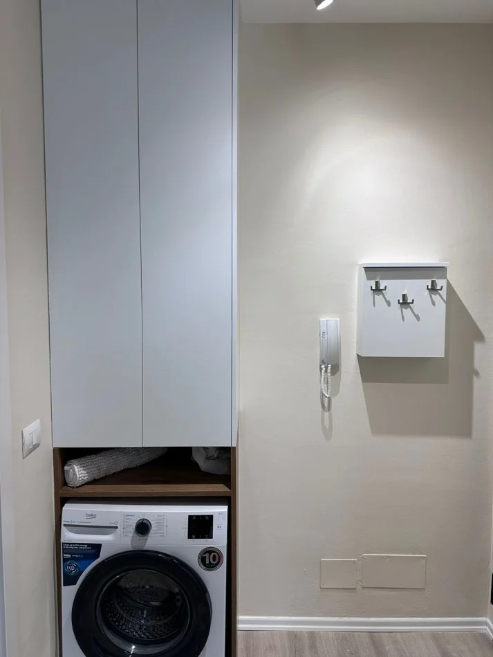 Tirane, jepet me qera apartament 2+1+Ballkon , 76 m² 1.000 € 