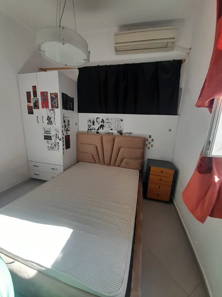 Tirane, jepet me qera Garsonier, Kati 1, 40 m², Çmimi 30.000 Lekë të Reja, Tek Globe ,Rruga Kavajës,Tiranë