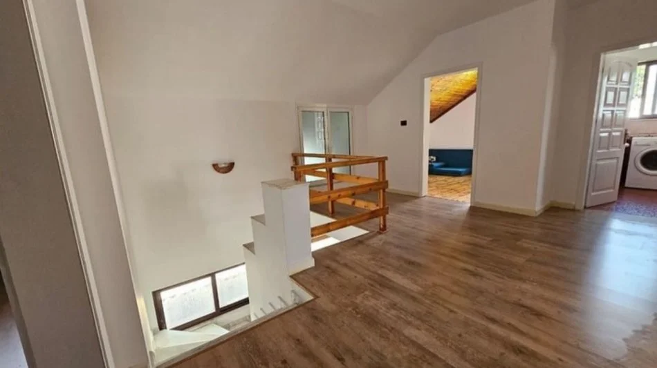 Tirane, jepet me qera Vile 2 Katshe , 210 m² 1.800 € 