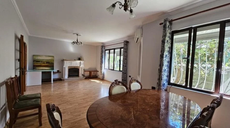Tirane, jepet me qera Vile 2 Katshe , 210 m² 1.800 € 