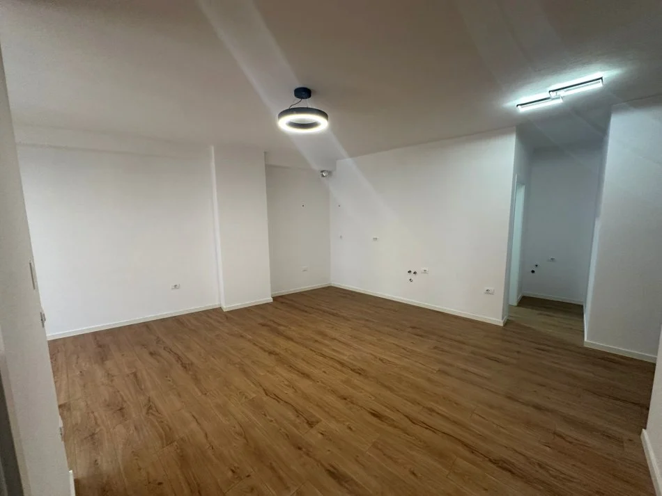Tirane, shitet apartament 2+1 Kati 7, 149.000 € 
