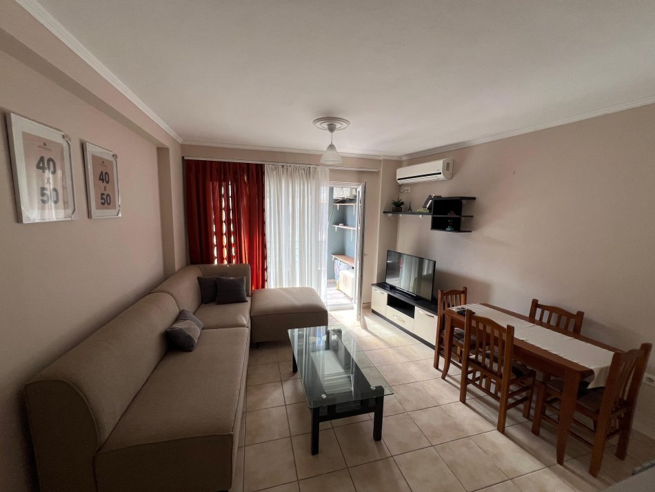 Tirane, jepet me qera nga Pronari, pa-komision apartament 1+1+Ballkon Kati 6, 65 m² 400 € (Bulevardi Kashar, Prane Kompleksit Fratari)