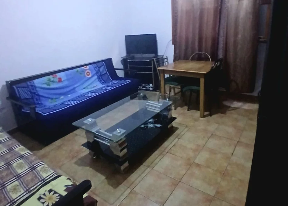 Tirane, jepet me qera apartament 1+1 Kati 1, 70 m² 400 € (Tek Bulevardi I Ri)