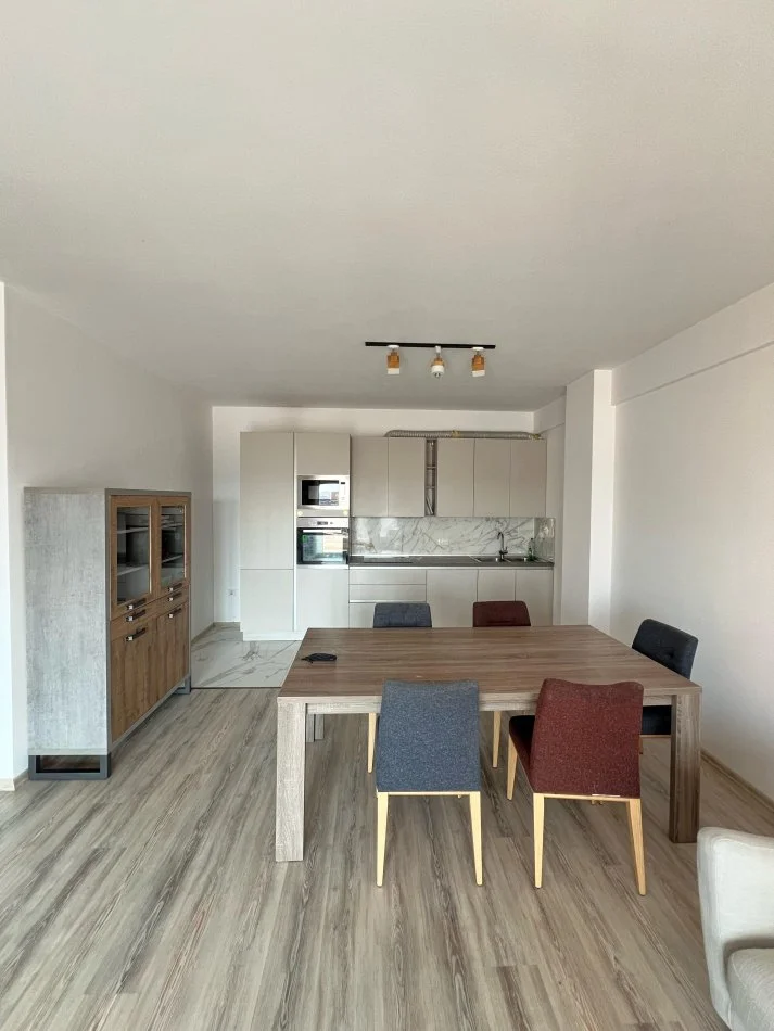 Tirane, jepet me qera apartament 2+1+Aneks+Ballkon Kati 5, 120 m² 850 € 