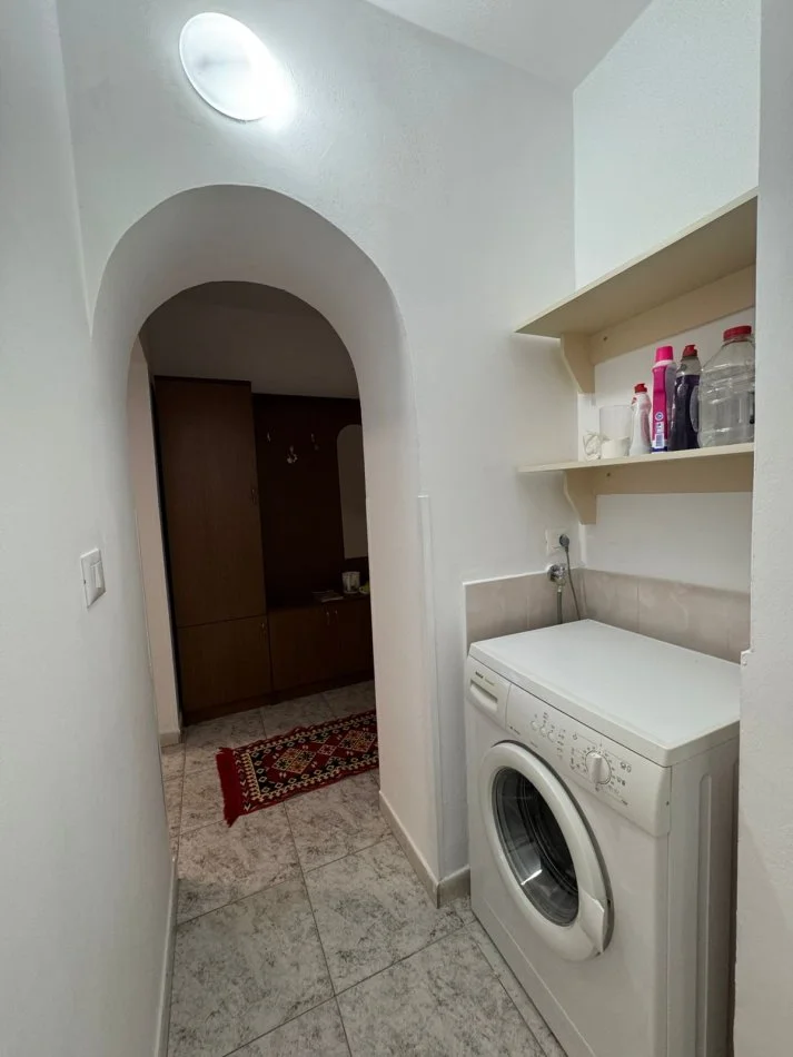 Tirane, jepet me qera apartament 2+1+Ballkon Kati 1, 90 m² 550 € (Qender)