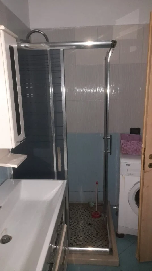 Tirane, jepet me qera apartament 2+1+Aneks+Ballkon Kati 1, 78 m² 500 € (Astir)