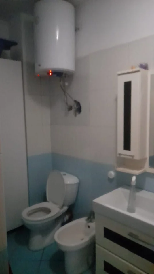 Tirane, jepet me qera apartament 2+1+Aneks+Ballkon Kati 1, 78 m² 500 € (Astir)