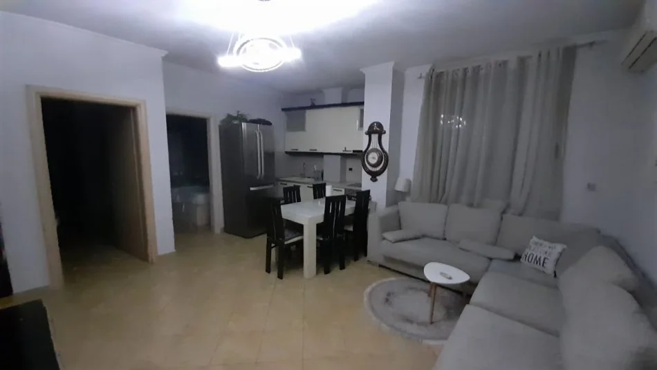 Tirane, jepet me qera apartament 2+1+Aneks+Ballkon Kati 1, 78 m² 500 € (Astir)
