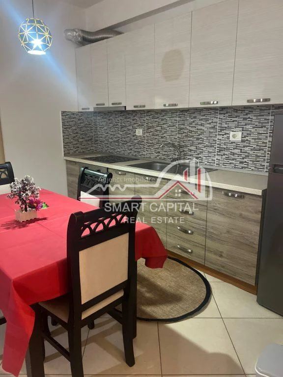 Vlore, jepet me qera apartament 2+1+Ballkon Kati 5, 98 m² 450 € 