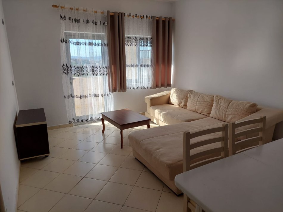 Tirane, jepet me qera apartament 1+1 Kati 6, 70 m² 450 € (BAR OSLO)