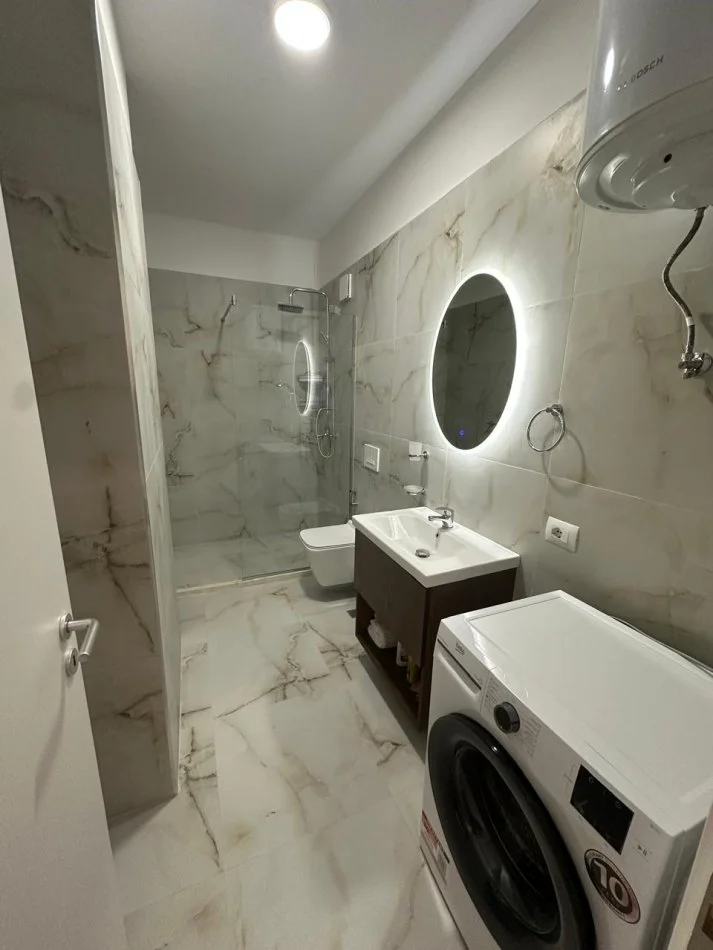 Tirane, jepet me qera Super apartament 2+1+Ballkon Kati 8, 90 m² 1.000 € (Zogu I Zi)