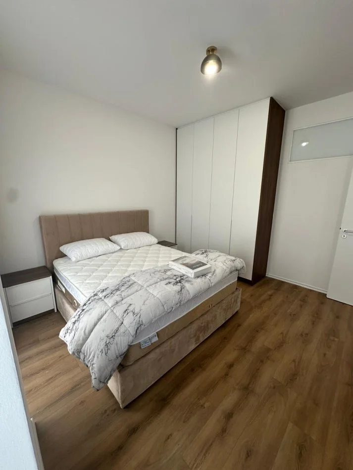 Tirane, jepet me qera Super apartament 2+1+Ballkon Kati 8, 90 m² 1.000 € (Zogu I Zi)
