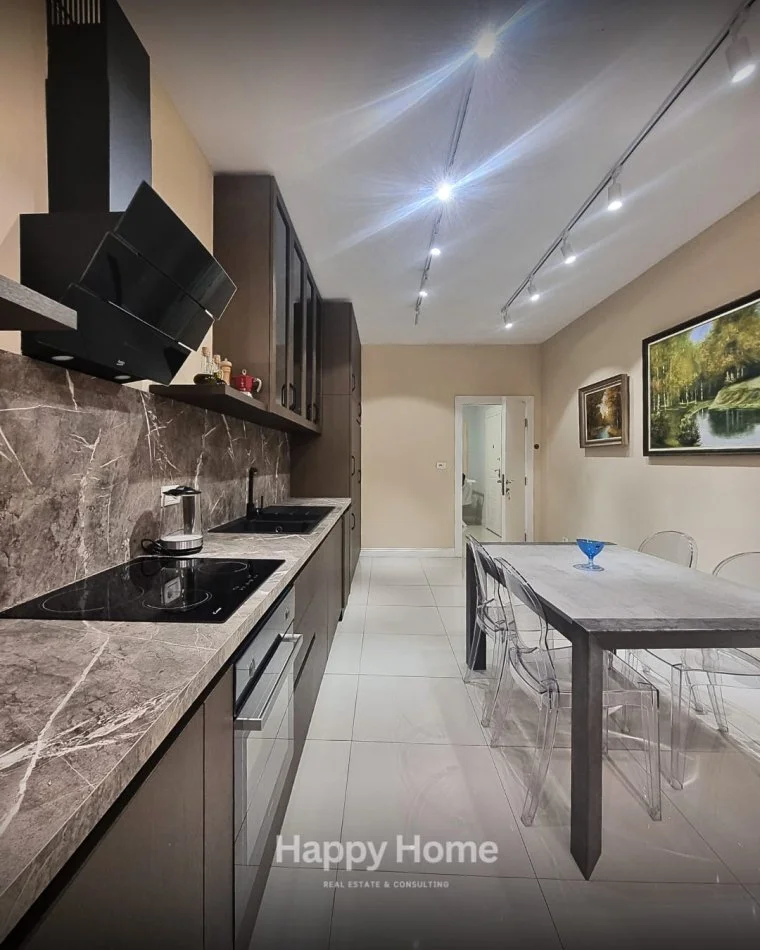 Tirane, shitet apartament Kati 1, 