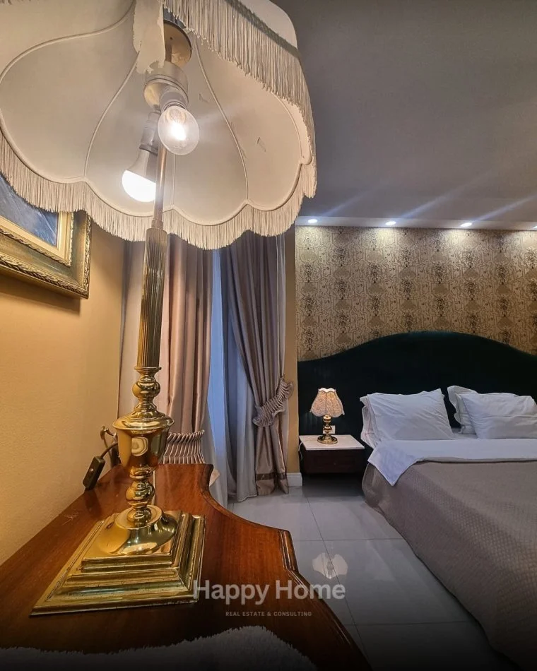 Tirane, shitet apartament Kati 1, 