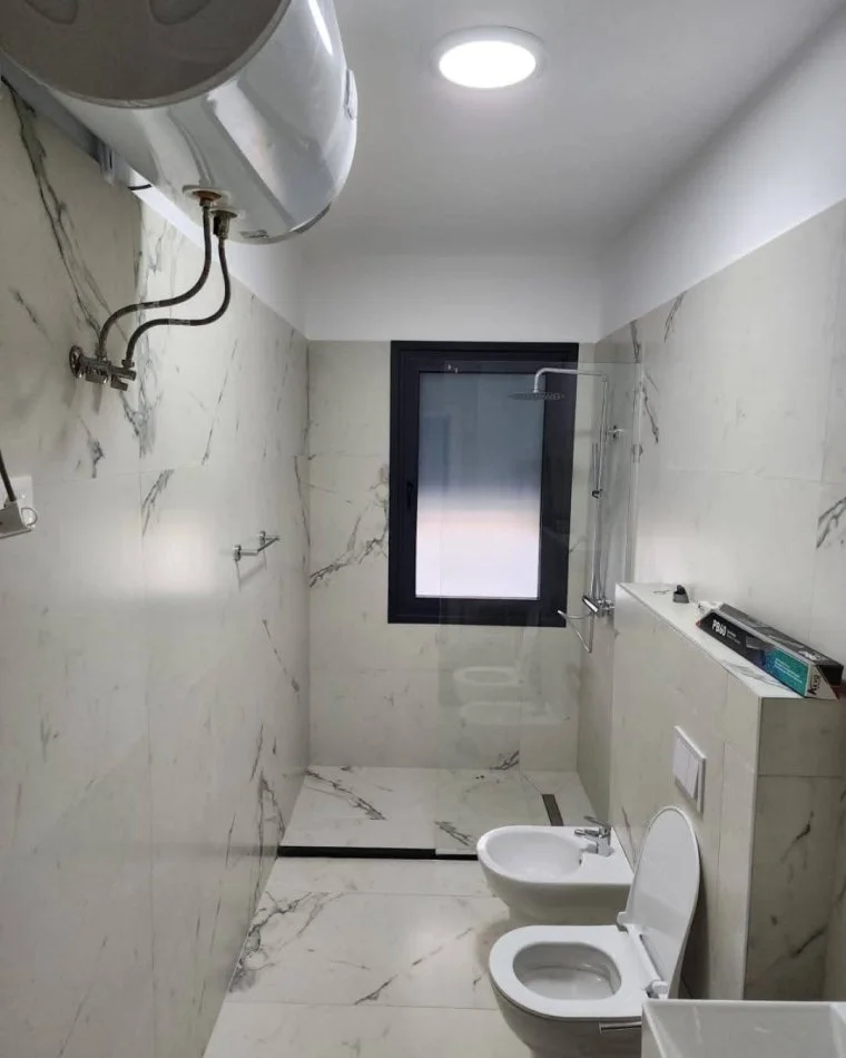 Tirane, jepet me qera apartament 2+1+Ballkon , 116 m² 1.500 € 