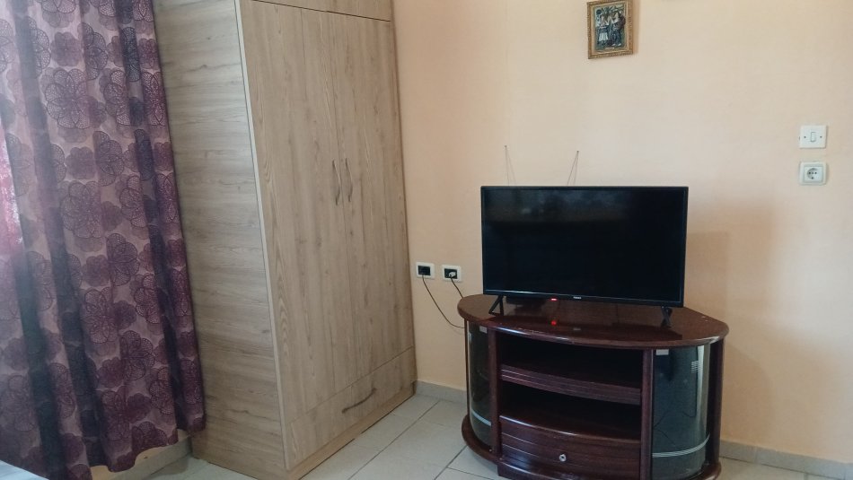 Tirane, jepet me qera shtepi 1+1 Kati 1, 30 m² 201 € (Prane hotel Bonsai)