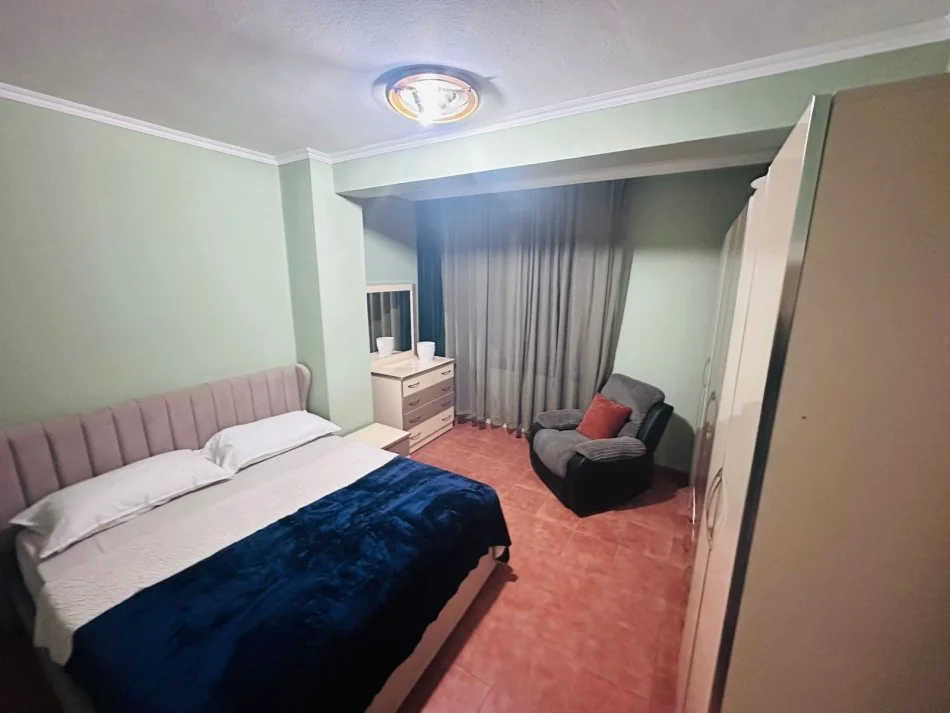 Tirane, jepet me qera apartament 1+1+Ballkon Kati 2, 55 m² 500 € (Selvia)