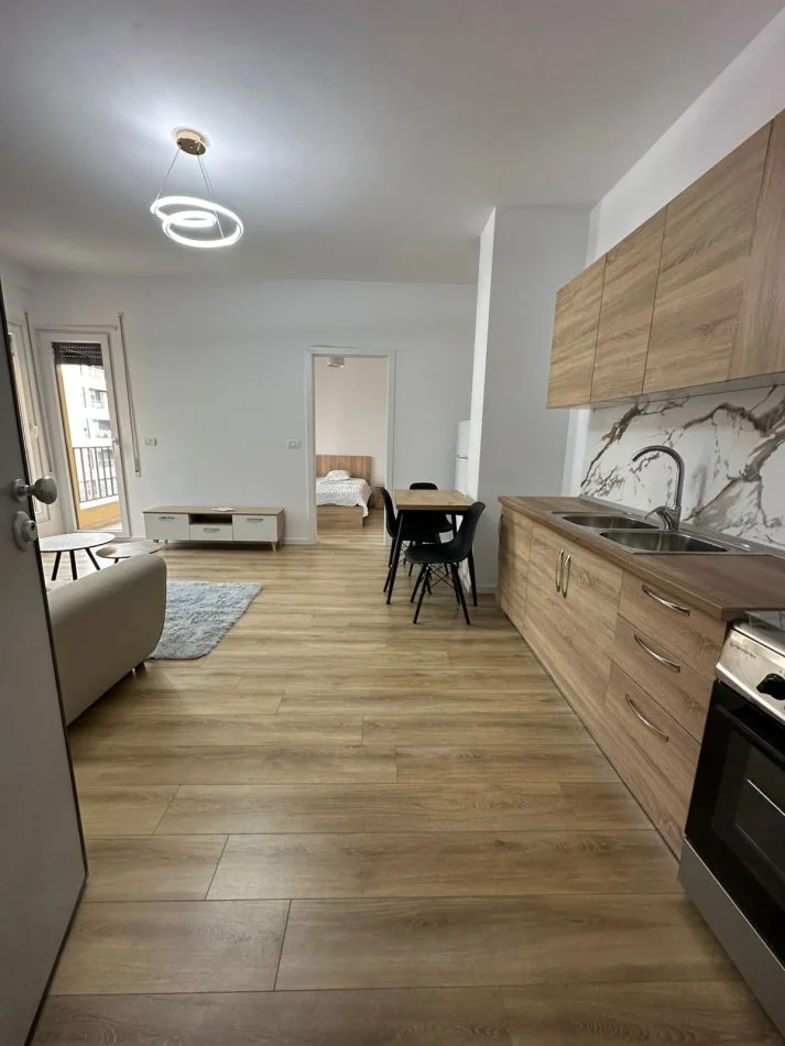 Tirane, jepet me qera apartament Kati 3, 65 m² 600 € (Rruga Qemal Stafa)