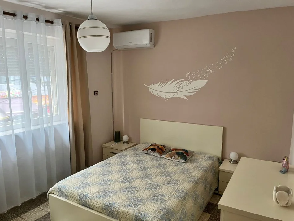 Tirane, jepet me qera apartament Kati 2, 74 m² 550 € (Rruga 4 Deshmoret)