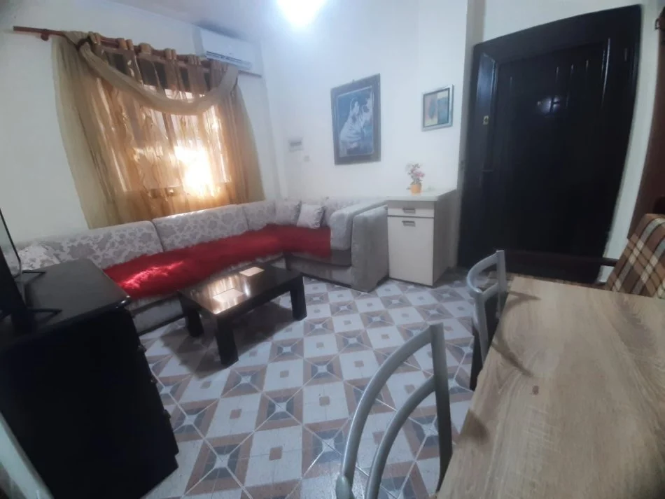 Tirane, jepet me qera apartament 1+1 , 55 m² 450 € (Rruga Gjon Mili, prane bulevardit te Ri)