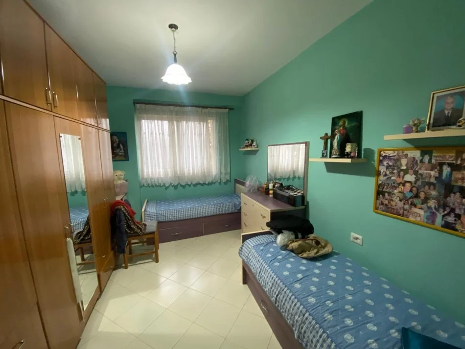 Tirane, jepet me qera apartament 1+1 Kati 2, 70 m² 400 €