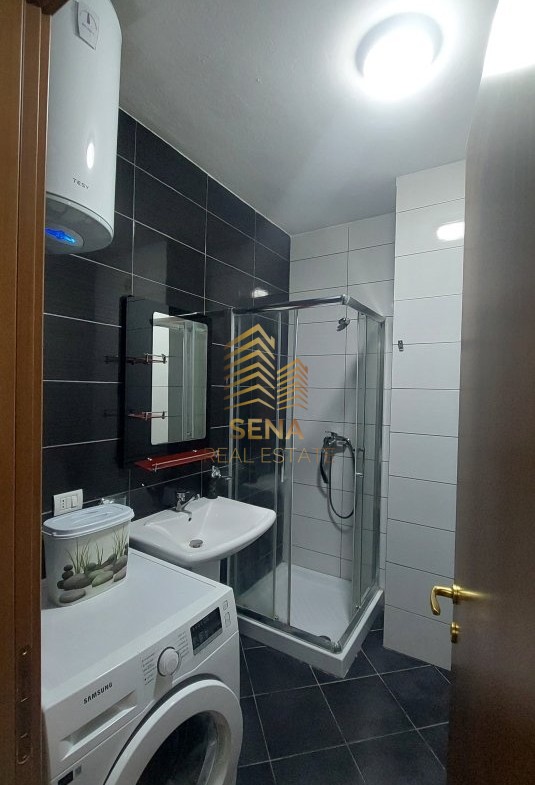 Tirane, jepet me qera apartament 2+1+Ballkon Kati 2, 100 m² 720 € (Kompleksi Gener 2, Rruga Jordan Misja)