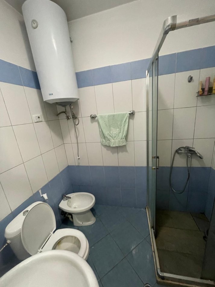 Tirane, jap me qera apartament 1+1, Kati 4, 60 m² 30.000 leke (Rruga At Zef Pellumbi)