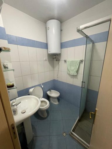 Tirane, jepet me qera apartament 1+1+Aneks+Ballkon Kati 4, 60 m² 300 € (Rruga Agon , prane Ardenos)