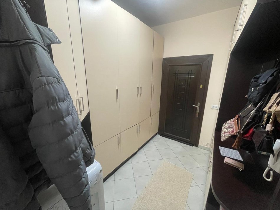 Tirane, jap me qera apartament 1+1, Kati 4, 60 m² 30.000 leke (Rruga At Zef Pellumbi)