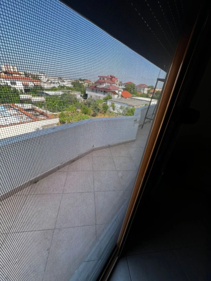 Tirane, jepet me qera apartament 2+1+Aneks+Ballkon Kati 3, 93 m² 400 € (Laprake , Ne krah te spitalit te Traumes)