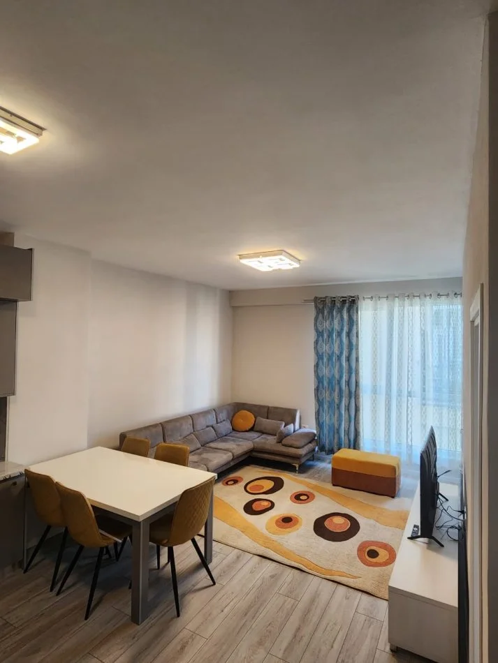 Tirane, jepet me qera apartament 1+1+Aneks+Ballkon Kati 5, 70 m² 700 € (White Cloud Residence, Rruga Anton Lufi, Komuna Parisit)