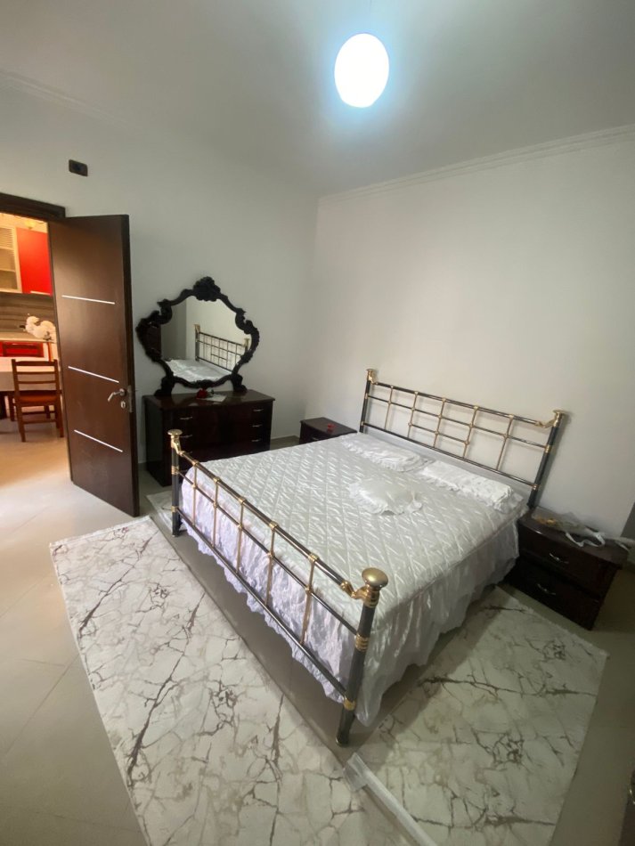 Tirane, jepet me qera shtepi 2+1 Kati 1, 100 m² 50.000 € 