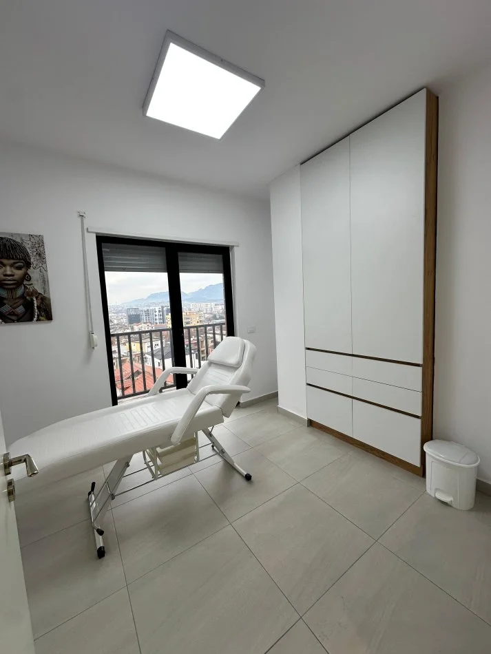 Tirane, shitet apartament 2+1+Aneks+Ballkon Kati 8, 116 m² 261.000 €