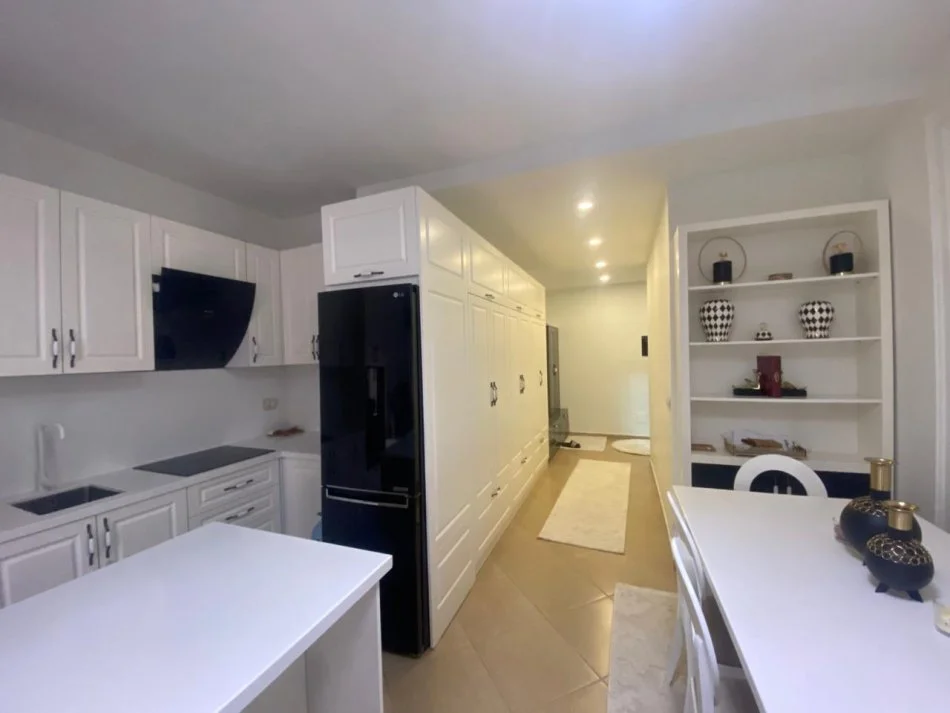 Tirane, shitet 2+1 Kati 2, 105 m² 130.000 € 