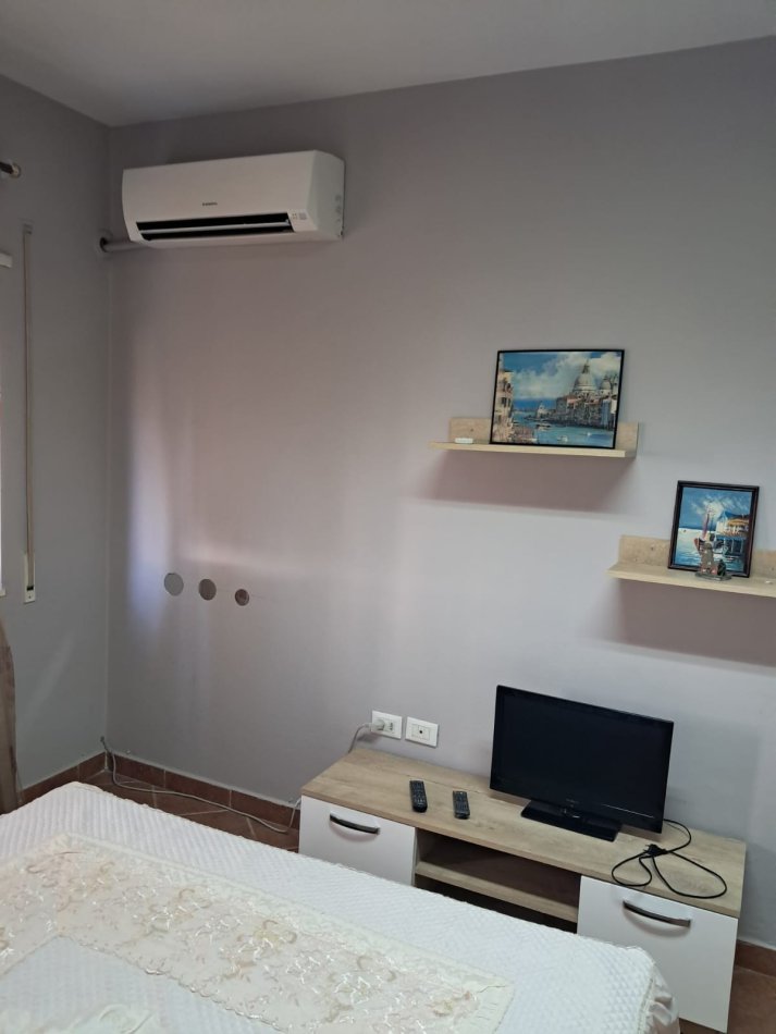 Tirane, jepet me qera apartament 1+1+Aneks Kati 2, 37 m² 515 € (QËNDËR - RR M.SHYRRI/S.FRASHËRI ( TË PËRFSHIRA NË ÇMIMIN E QERASË DRITA&amp;UJI)
