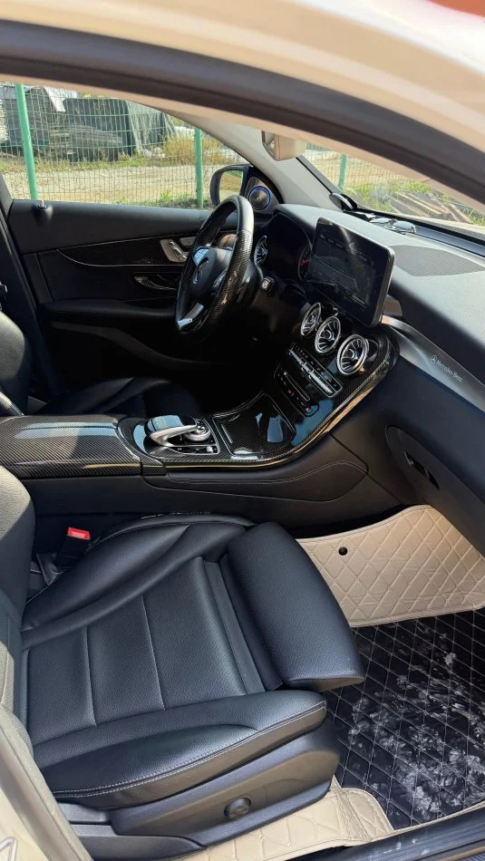 Tirane, shitet makine GLC 220 Nafte, e bardhë automatik Kondicioner 160.000 km 27.500 €