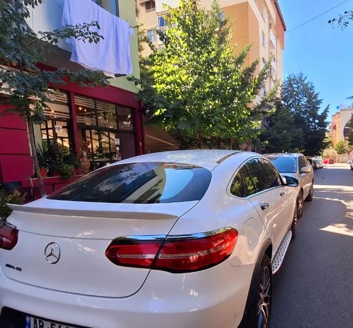 Tirane, shitet makine GLC 220 Nafte, e bardhë automatik Kondicioner 160.000 km 27.500 €