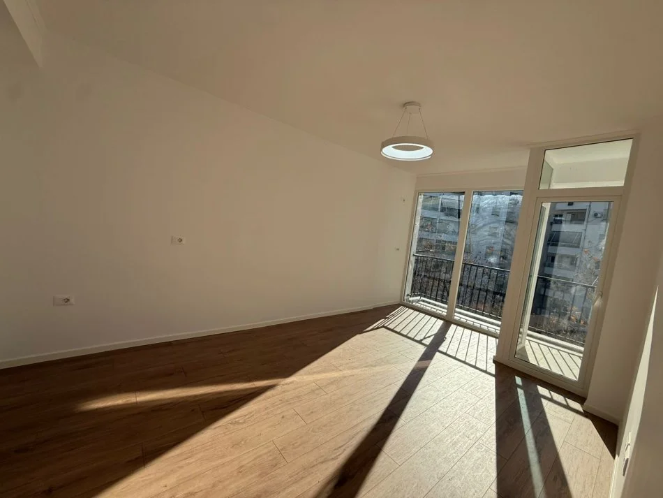 Tirane, shes apartament 1+1 Kati 5, 54 m² 115.000 € (Don Bosko)