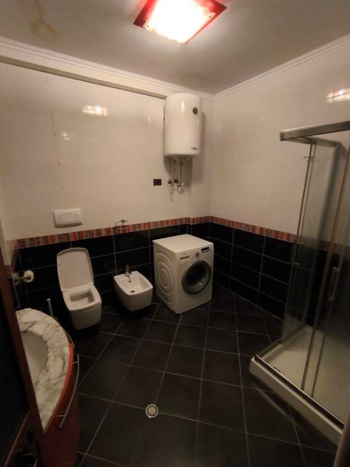 Tirane, shes apartament 2+1+Aneks+Ballkon , 124 m² 406.900 € (Rruga Marko Boçari)