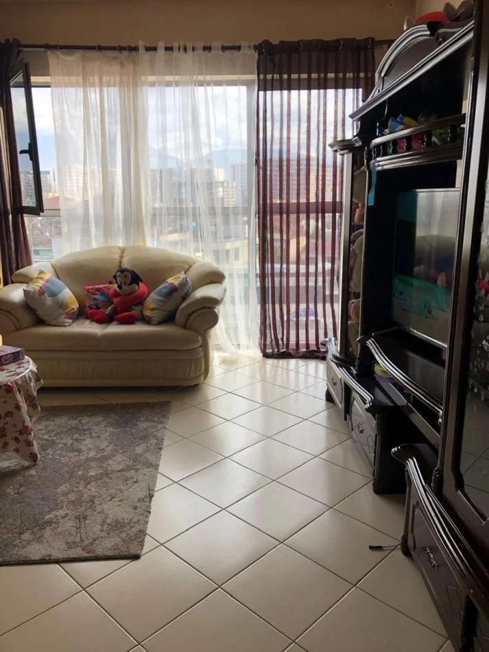 Jepet me Qera Apartament Modern 2+1ne Astir,   500 €uro